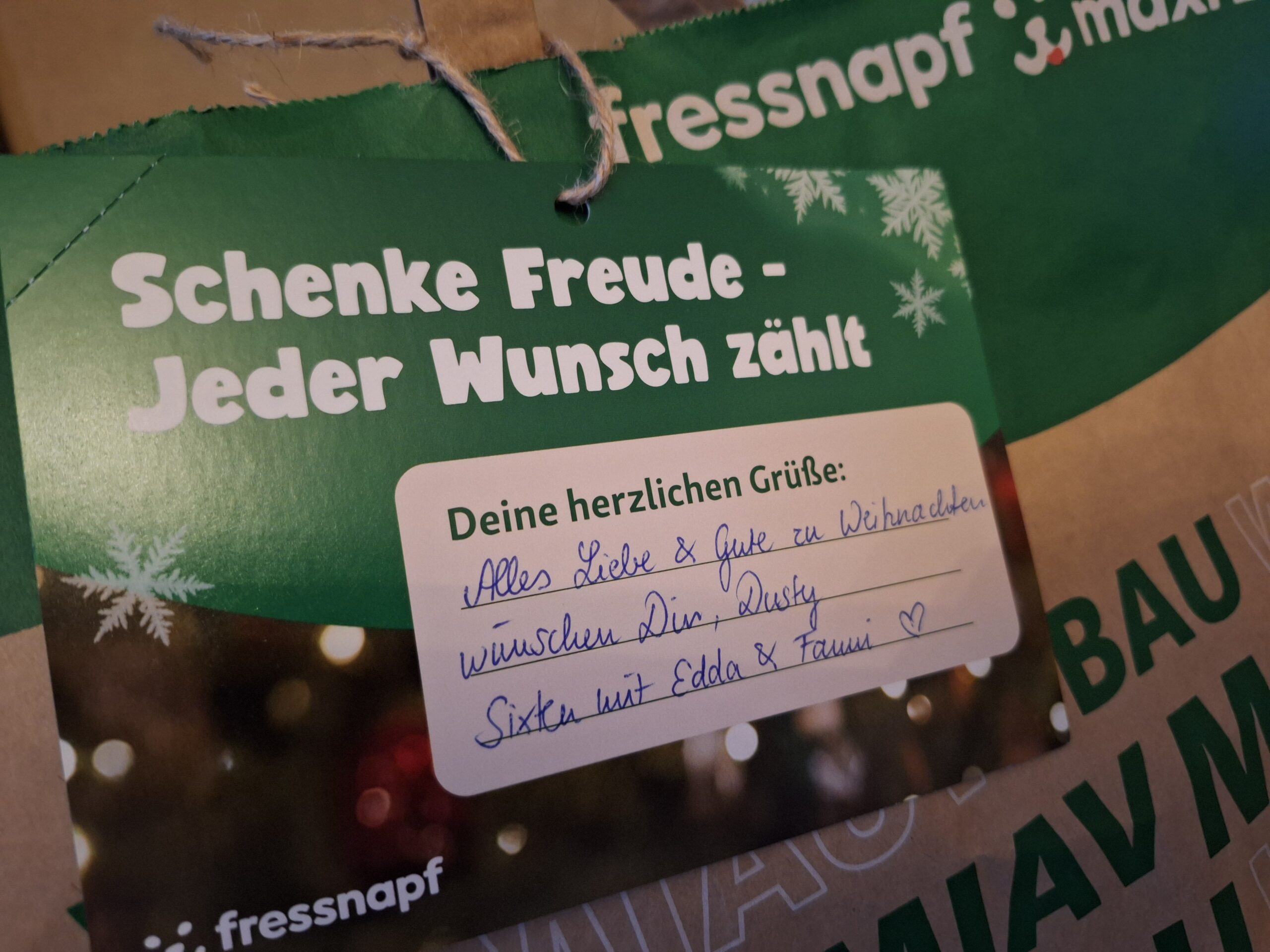 Du betrachtest gerade Weihnachten 2025 – Wünschebaum-Aktion bei Zoo&Co. Bochum und Fressnapf Wattenscheid